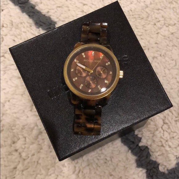 MICHAEL KORS: Tortoise Watch - Picture 1 of 6